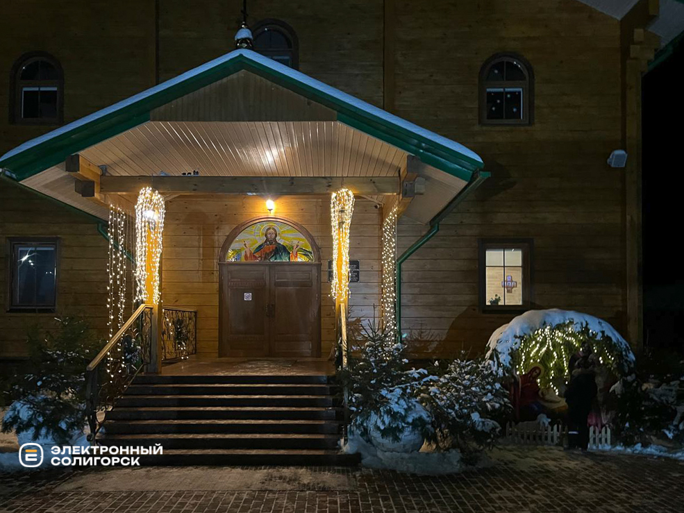 Убранство солигорских храмов к Рождеству