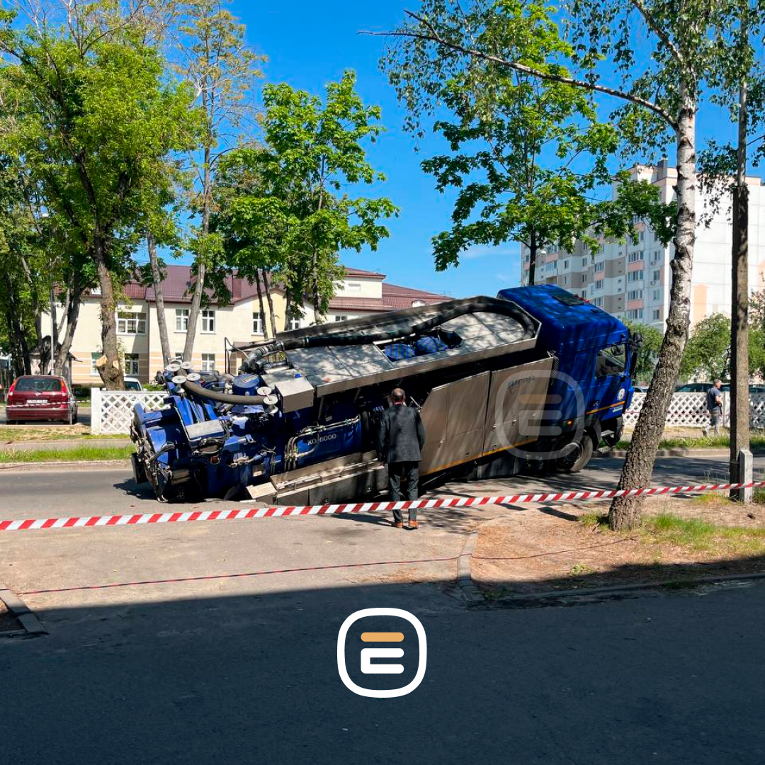 машина провалилась под землю в Солигорске