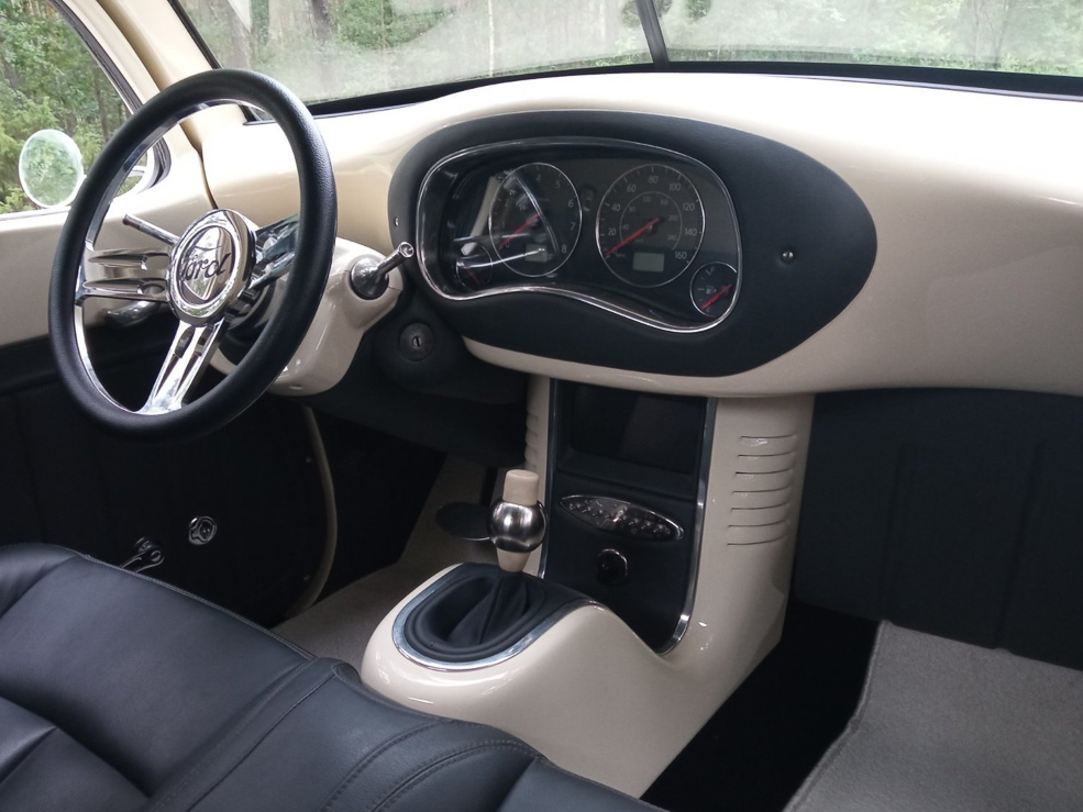 Необычный автомобиль в Солигорске