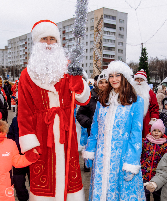 Парад Дедов Морозов в Солигорске