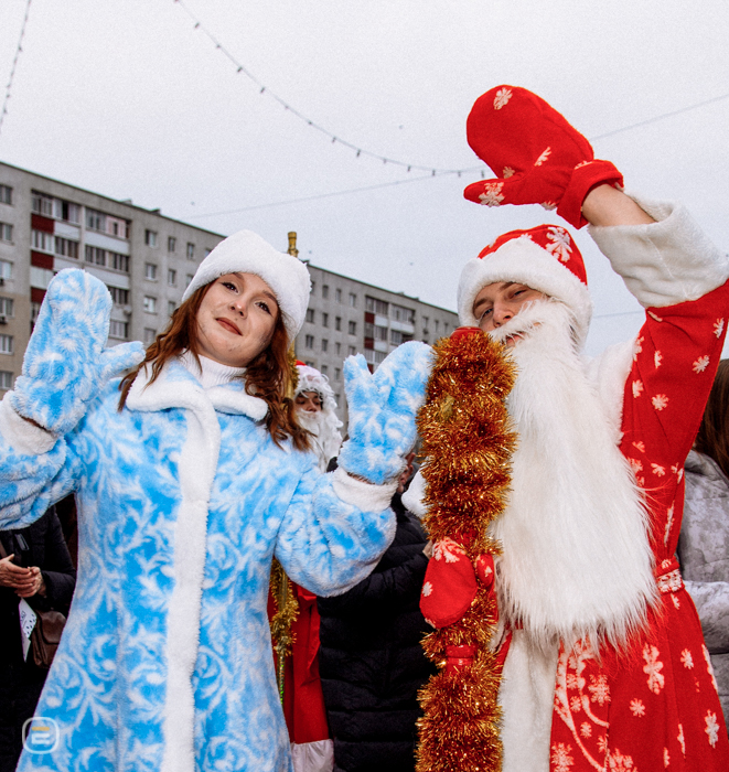Парад Дедов Морозов в Солигорске