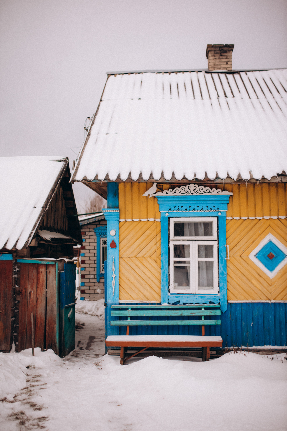 Фотосессия маленькой солигорчанки Сафины с прабабушкой Ниной Ильиничной