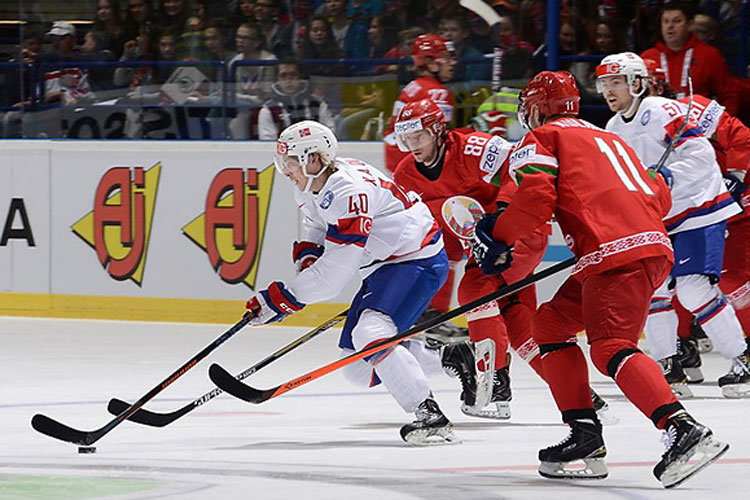 Сборная Беларуси обыграла Норвегию и вышла в плей-офф ЧМ по хоккею