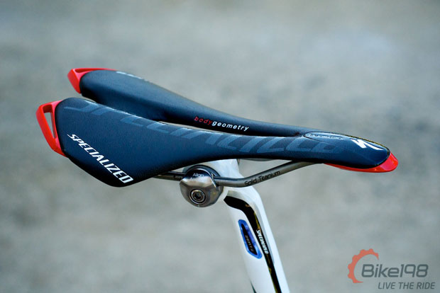 Specialized-Toupe-Team-Road-Bike-Saddle_2012-03-18.jpg
